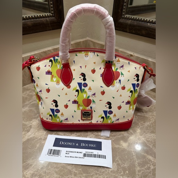 Dooney & Bourke NWT Snow White 85th Anniversary Satchel purse FAC-070638 - Picture 1 of 10